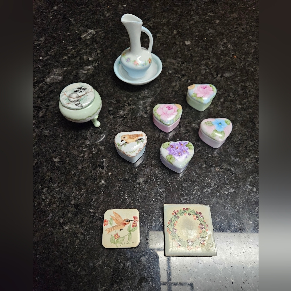 VINTAGE Porcelain signed trinkets